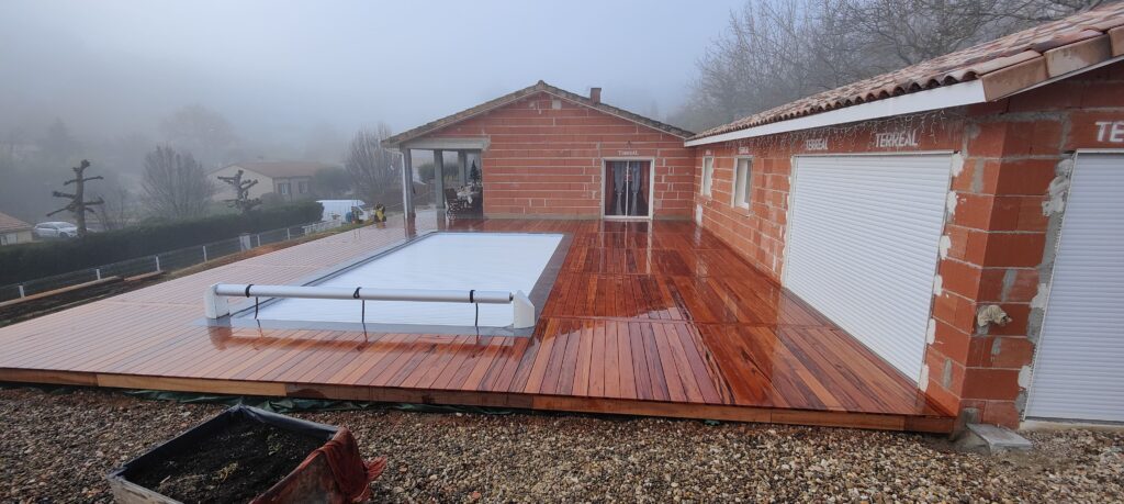 les terrasses en bois résistent-elles à la pluie ?